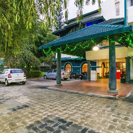 Haritagiri Hotel Kalpetta Exterior photo