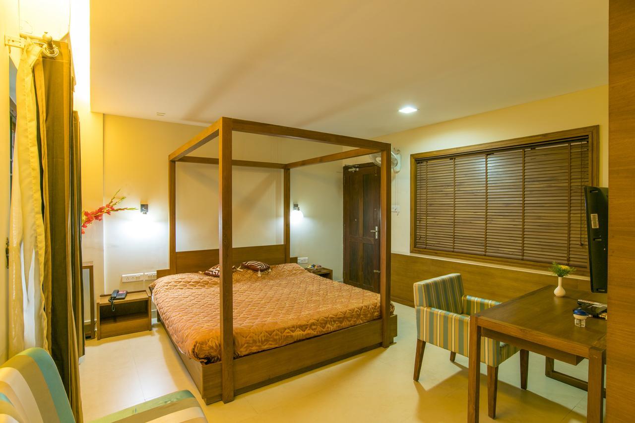 Haritagiri Hotel Kalpetta Exterior photo