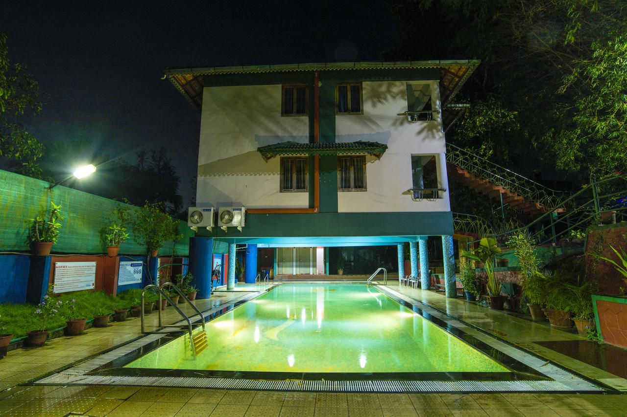 Haritagiri Hotel Kalpetta Exterior photo