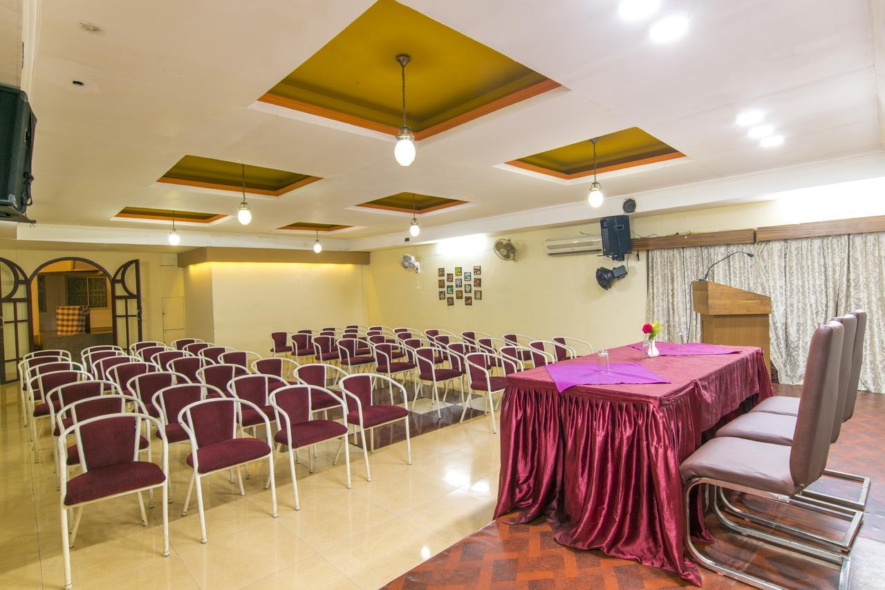 Haritagiri Hotel Kalpetta Exterior photo