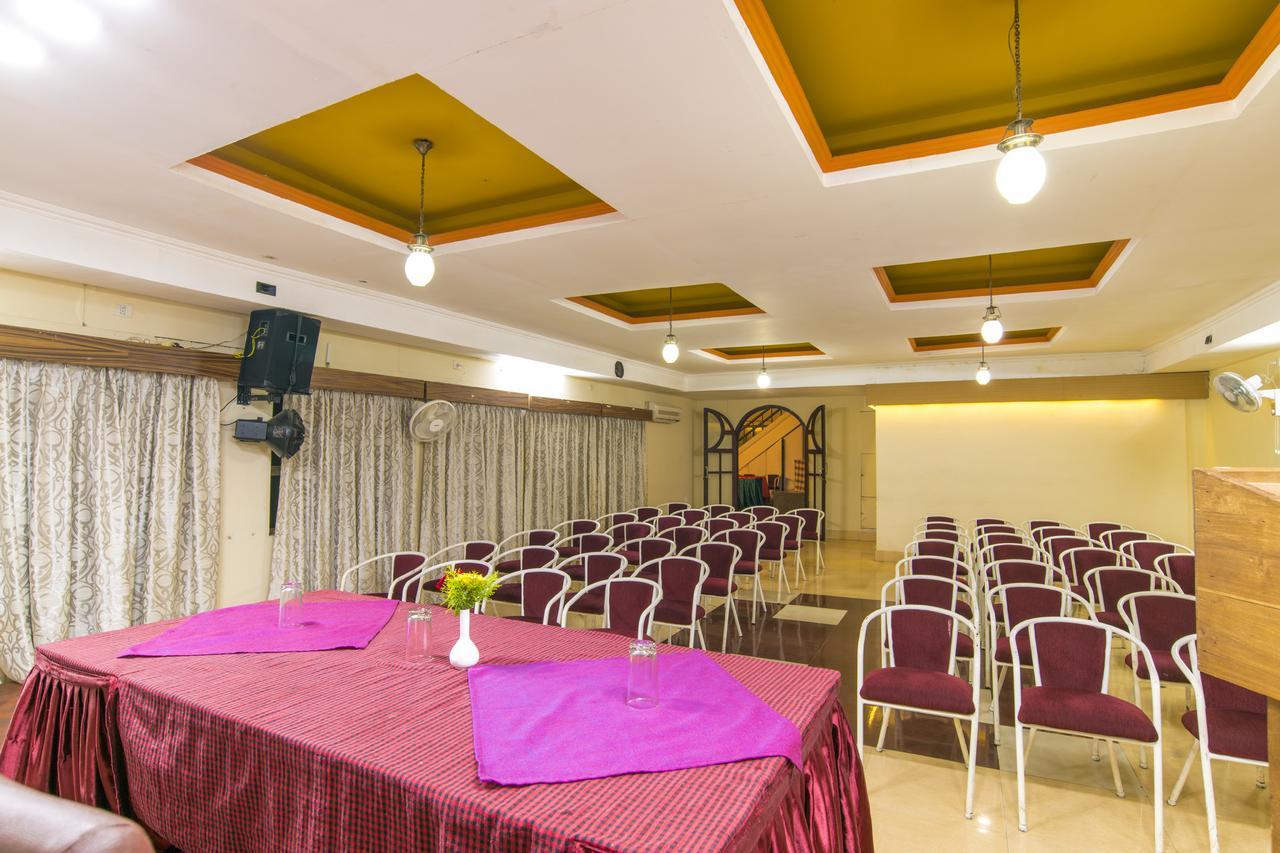 Haritagiri Hotel Kalpetta Exterior photo