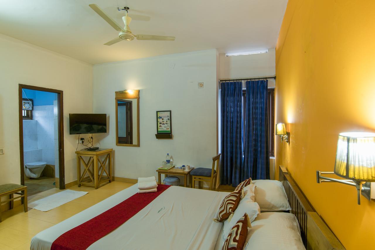 Haritagiri Hotel Kalpetta Exterior photo