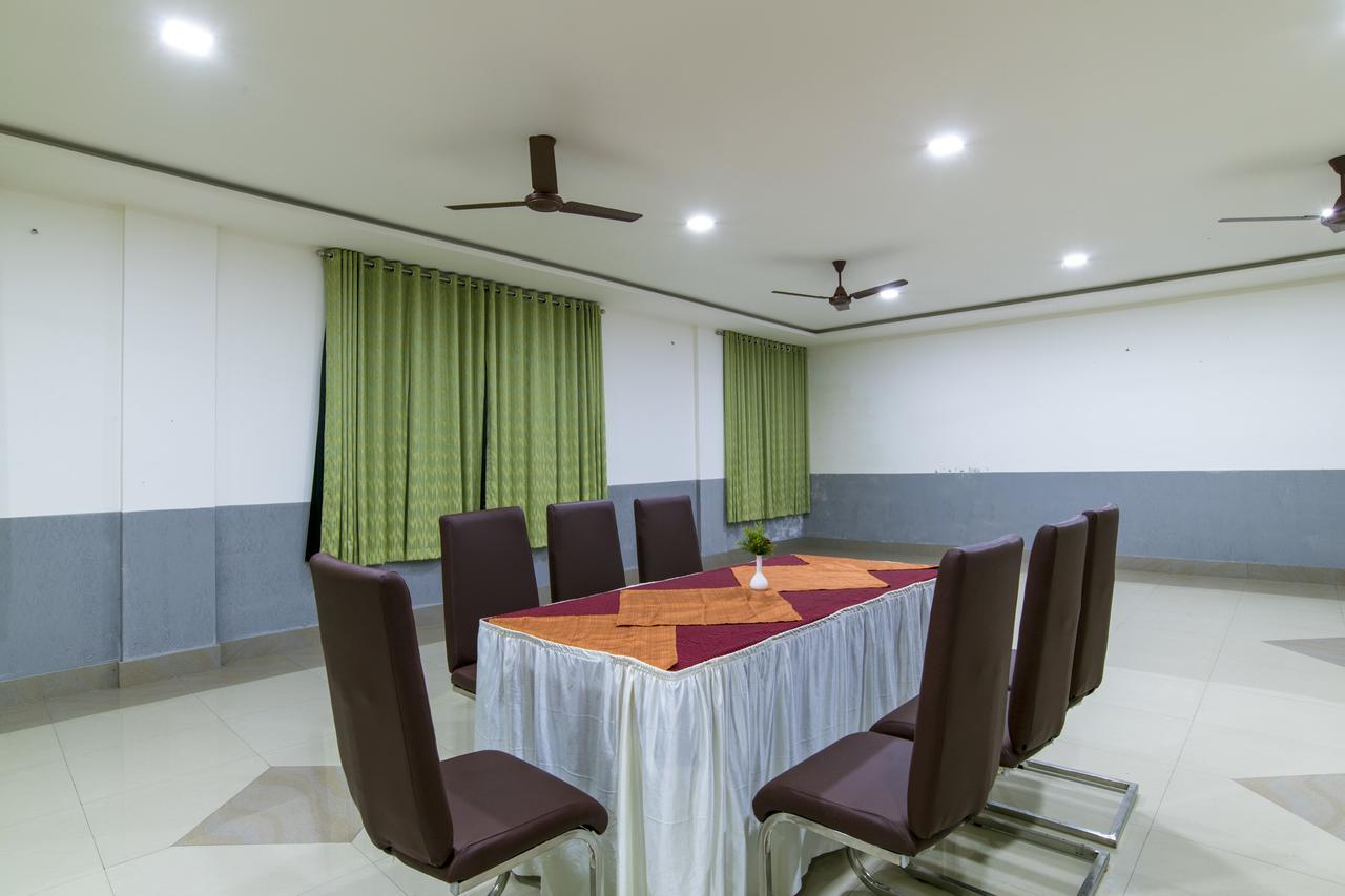 Haritagiri Hotel Kalpetta Exterior photo
