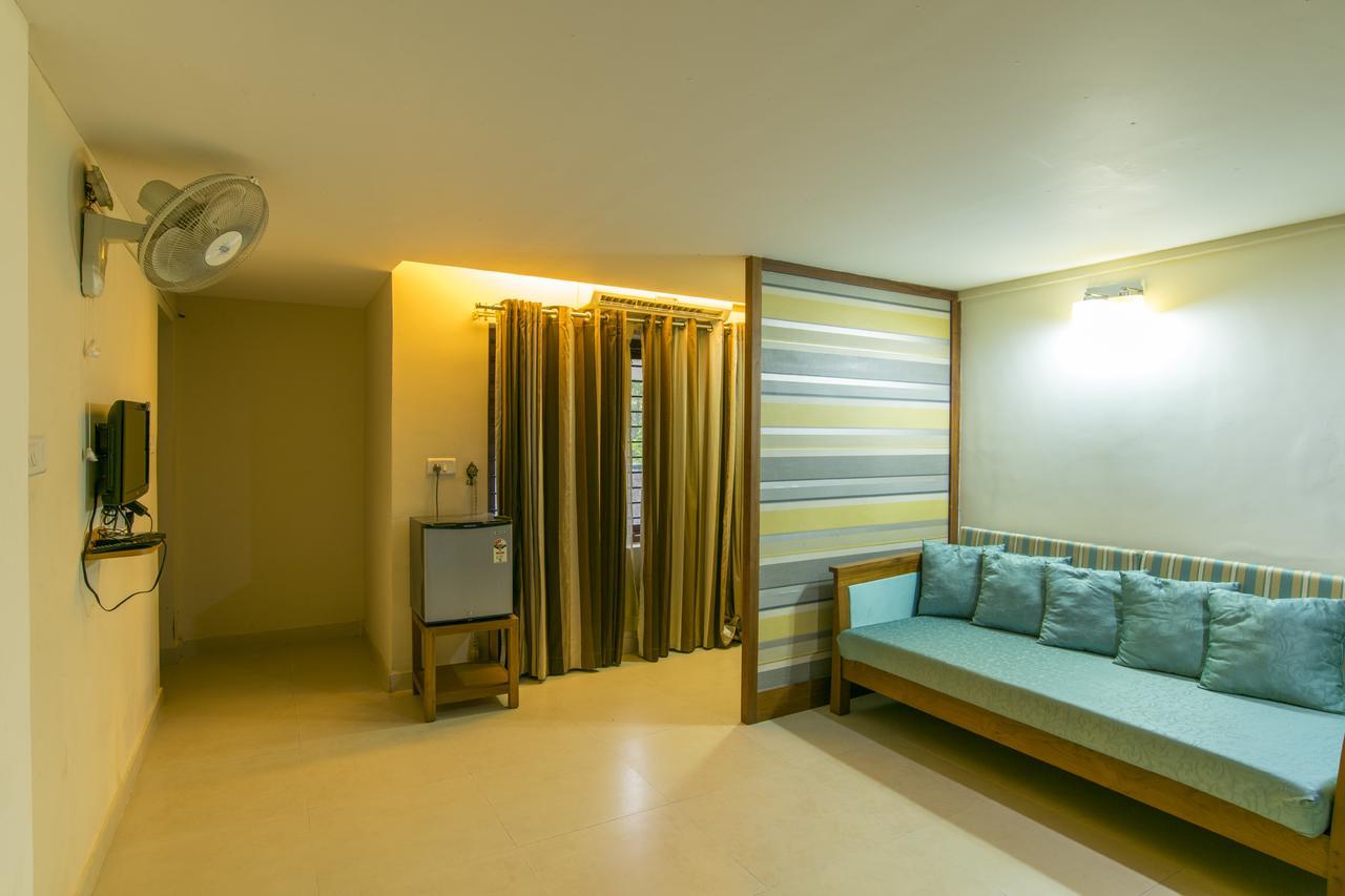 Haritagiri Hotel Kalpetta Exterior photo