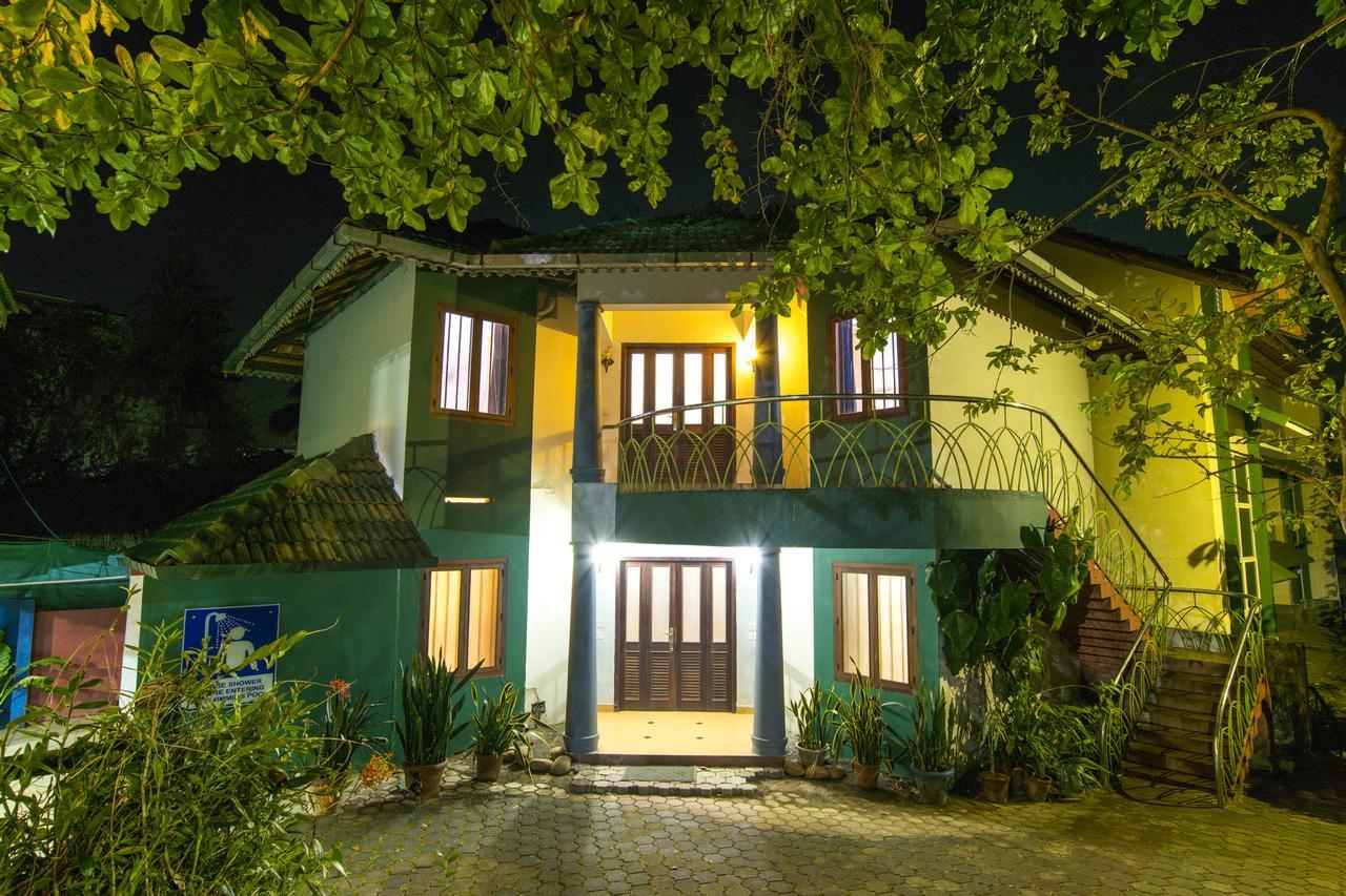 Haritagiri Hotel Kalpetta Exterior photo