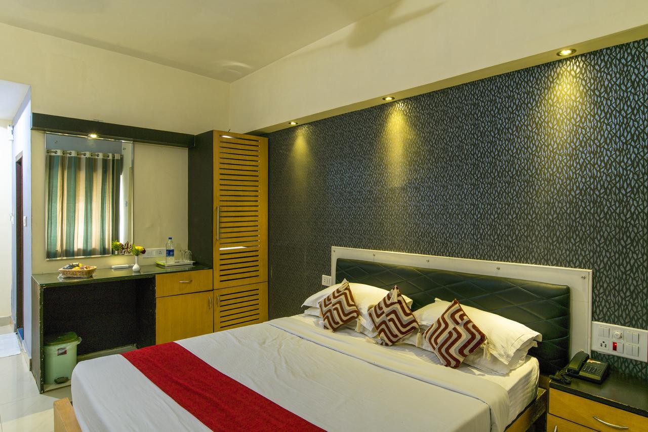 Haritagiri Hotel Kalpetta Exterior photo