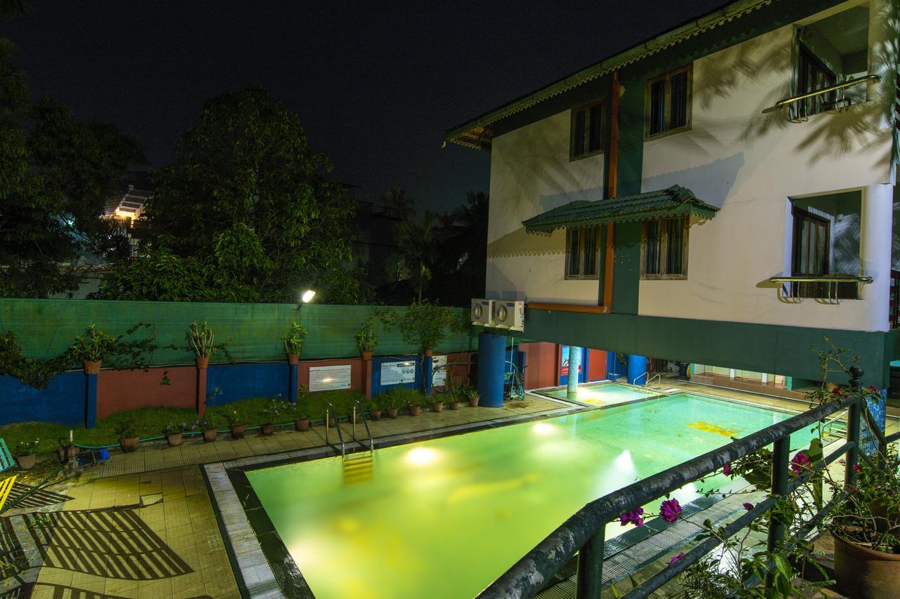 Haritagiri Hotel Kalpetta Exterior photo
