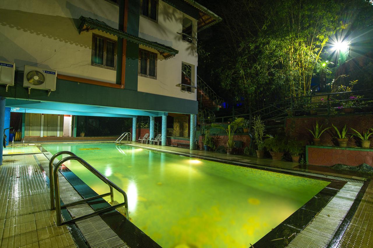 Haritagiri Hotel Kalpetta Exterior photo