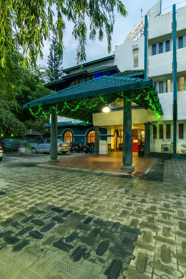 Haritagiri Hotel Kalpetta Exterior photo
