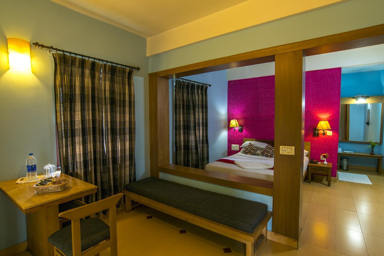 Haritagiri Hotel Kalpetta Exterior photo